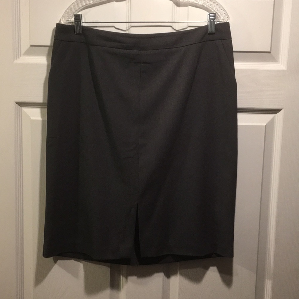 Business ‘suit like’ pencil skirt’ with Pockets